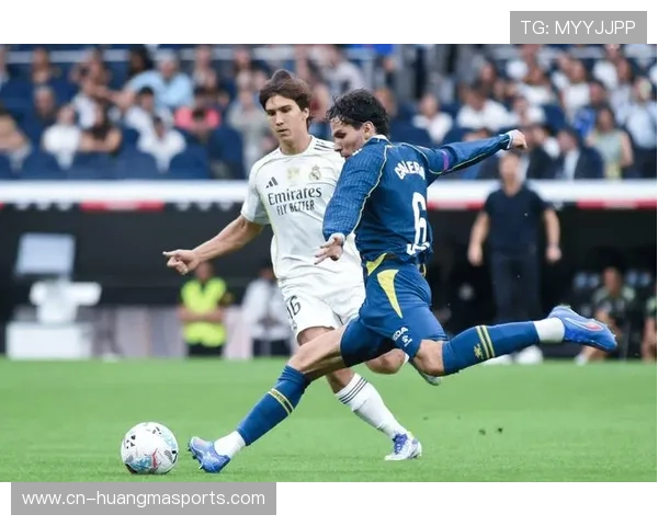 西甲第23轮战术分析:传控足球与防守反击的现代博弈